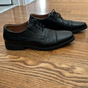 Black Men’s Leather lace-up shoes, size 8.5